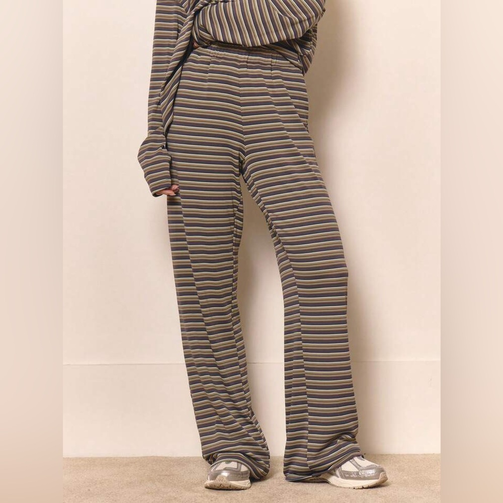 Matching Set - Picture 4 of 5